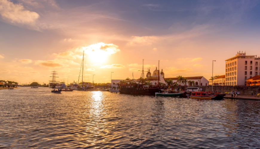 Atardeceres de Lujo en Cartagena | Paseo en Yate por la Bahía