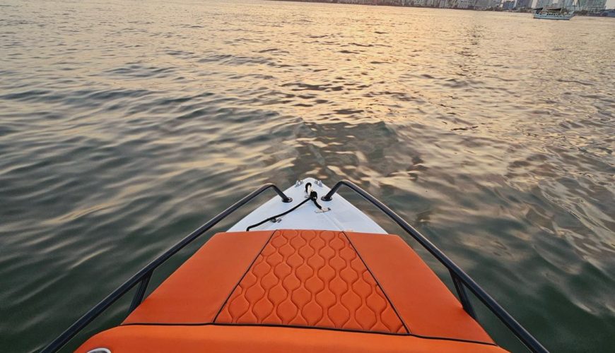 Playa Blanca de Barú: Cómo Transformar una Visita Popular en una Experiencia de Lujo con Zafiro Boat CTG